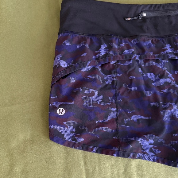 Lululemon Speed Up Short 2.5" Purple Mini Hounds Camo (Size 8) - Picture 6 of 8